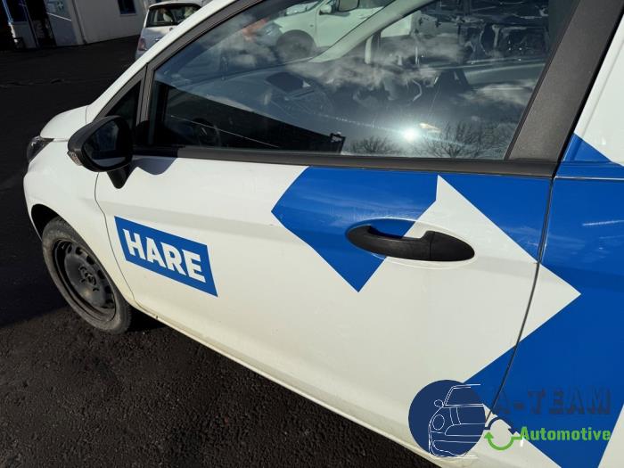 Ford Fiesta 6 1.5 TDCi Sloopvoertuig (2016, Roze, Wit)