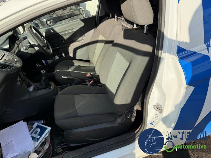 Ford Fiesta 6 1.5 TDCi Sloopvoertuig (2016, Roze, Wit)