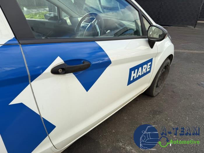 Ford Fiesta 6 1.5 TDCi Sloopvoertuig (2016, Roze, Wit)