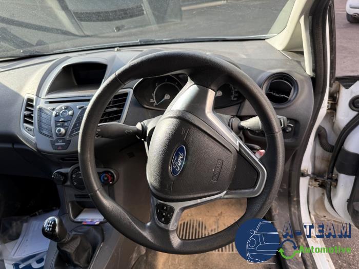 Ford Fiesta 6 1.5 TDCi Sloopvoertuig (2016, Roze, Wit)