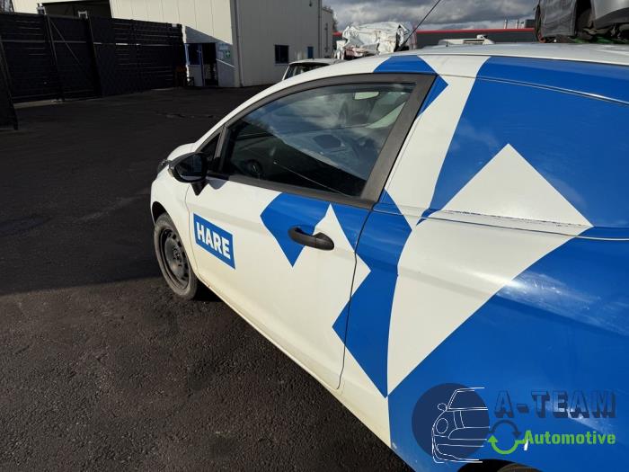 Ford Fiesta 6 1.5 TDCi Sloopvoertuig (2016, Roze, Wit)