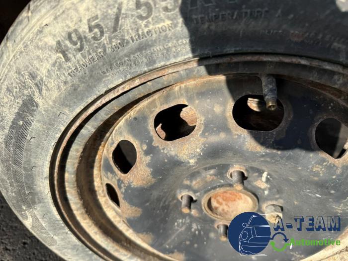 Ford Fiesta 6 1.5 TDCi Sloopvoertuig (2016, Roze, Wit)