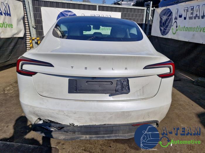 Tesla Model 3 Long Range RWD 78 kWh Sloopvoertuig (2024, Wit)
