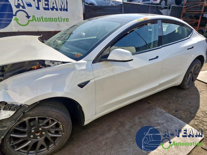 Tesla Model 3 Long Range RWD 78 kWh Sloopvoertuig (2024, Wit)