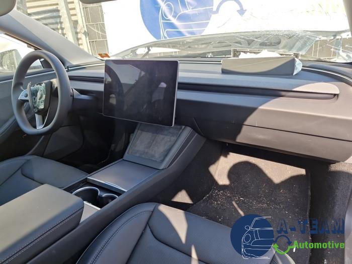 Tesla Model 3 Long Range RWD 78 kWh Sloopvoertuig (2024, Wit)