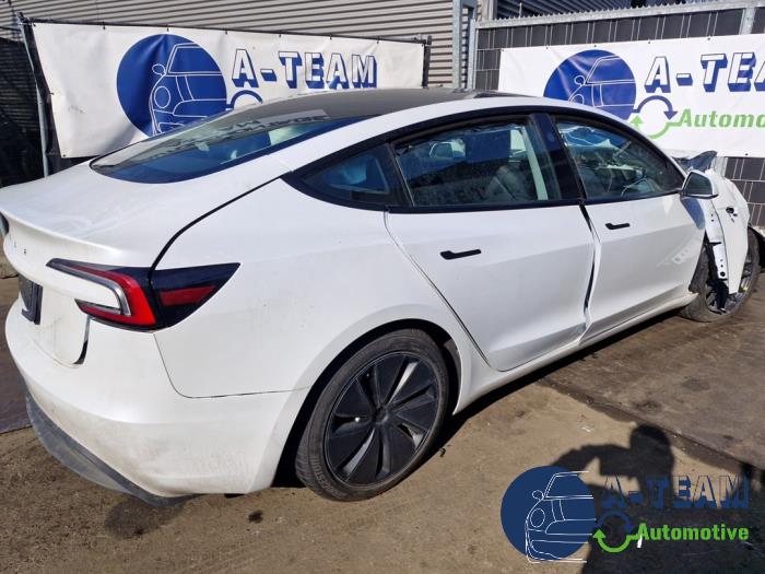Tesla Model 3 Long Range RWD 78 kWh Sloopvoertuig (2024, Wit)