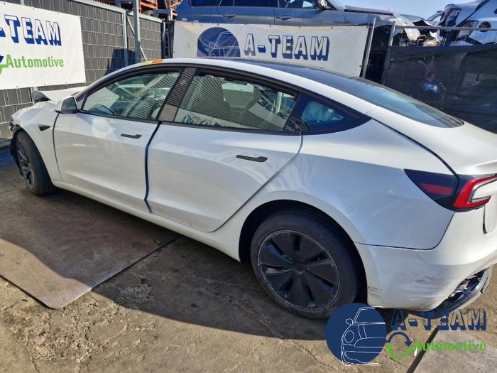 Tesla Model 3 Long Range RWD 78 kWh Sloopvoertuig (2024, Wit)