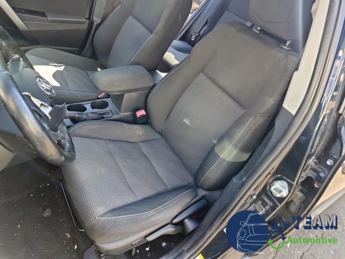 Toyota Auris Touring Sports 1.8 16V Hybrid Sloopvoertuig (2014, Zwart)