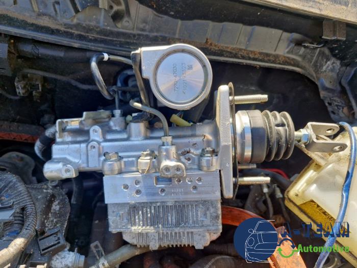 Toyota Auris Touring Sports 1.8 16V Hybrid Sloopvoertuig (2014, Zwart)