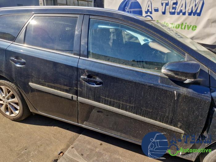 Toyota Auris Touring Sports 1.8 16V Hybrid Sloopvoertuig (2014, Zwart)