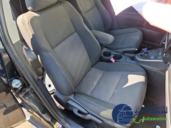 Toyota Auris Touring Sports 1.8 16V Hybrid Sloopvoertuig (2014, Zwart)