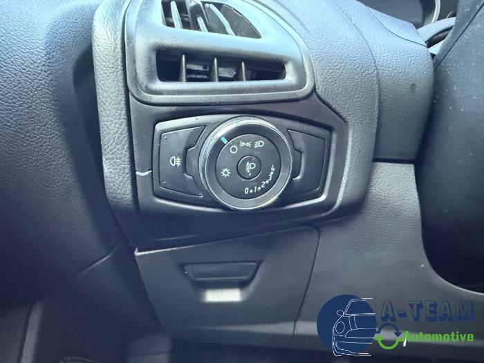 Ford Focus 3 1.0 Ti-VCT EcoBoost 12V 100 Sloopvoertuig (2013, Zwart)