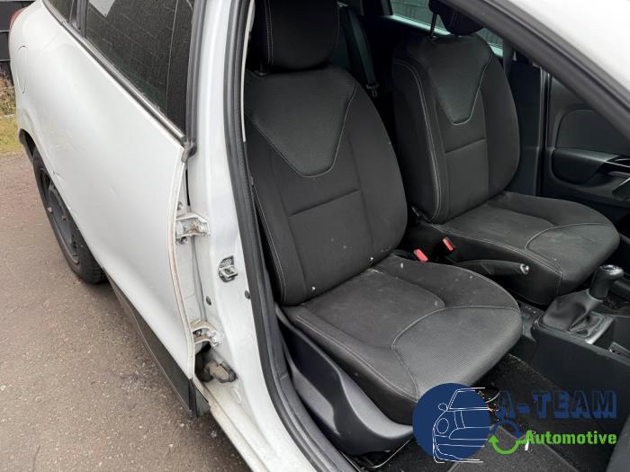 Renault Clio IV Estate/Grandtour 0.9 Energy TCE 12V Sloopvoertuig (2014, Wit)