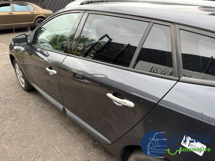 Renault Megane III Grandtour 1.6 16V Bifuel Sloopvoertuig (2011, Grijs)