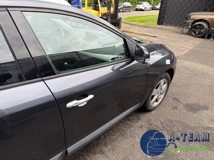 Renault Megane III Grandtour 1.6 16V Bifuel Sloopvoertuig (2011, Grijs)