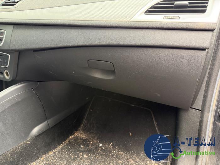 Renault Megane III Grandtour 1.6 16V Bifuel Sloopvoertuig (2011, Grijs)