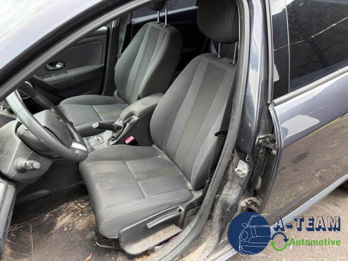 Renault Megane III Grandtour 1.6 16V Bifuel Sloopvoertuig (2011, Grijs)