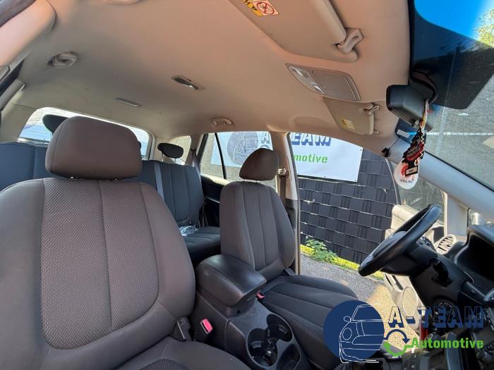 Kia Carens III 2.0i CVVT 16V Sloopvoertuig (2008, Grijs)