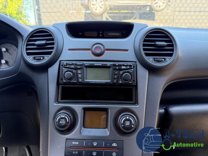 Kia Carens III 2.0i CVVT 16V Sloopvoertuig (2008, Grijs)