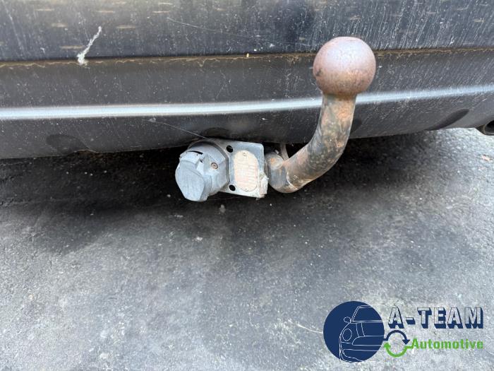 Kia Carens III 2.0i CVVT 16V Sloopvoertuig (2008, Grijs)