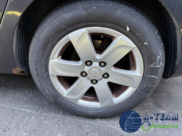 Kia Carens III 2.0i CVVT 16V Sloopvoertuig (2008, Grijs)