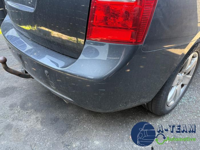 Kia Carens III 2.0i CVVT 16V Sloopvoertuig (2008, Grijs)