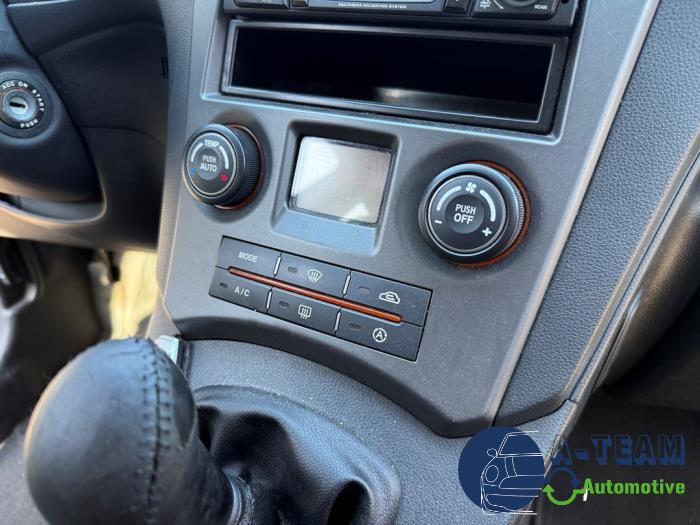 Kia Carens III 2.0i CVVT 16V Sloopvoertuig (2008, Grijs)