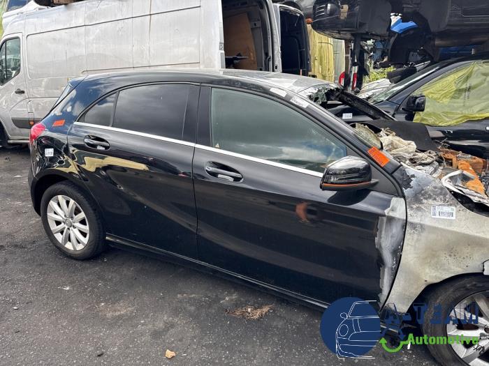Mercedes A 1.6 A-180 16V Sloopvoertuig (2013, Zwart)