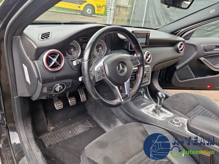 Mercedes A 1.6 A-180 16V Sloopvoertuig (2013, Zwart)