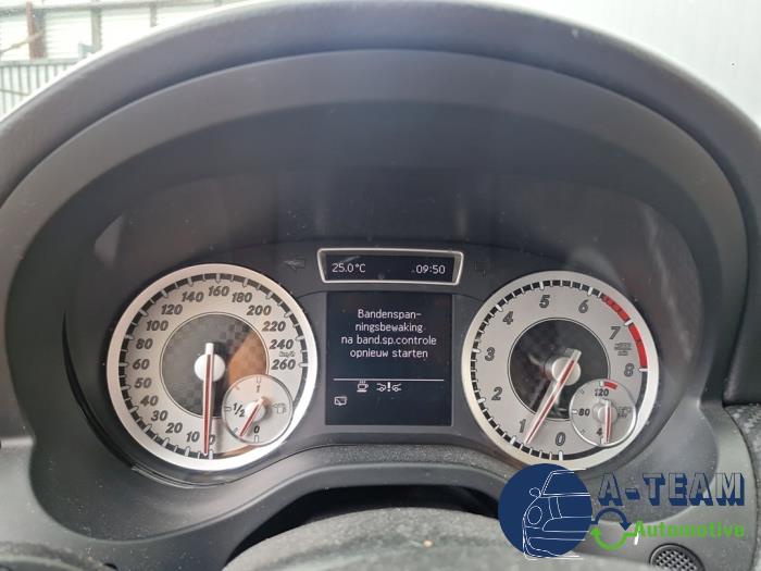 Mercedes A 1.6 A-180 16V Sloopvoertuig (2013, Zwart)