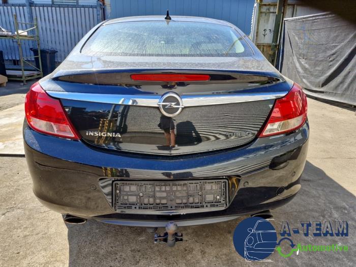 Opel Insignia 2.0 Turbo 16V Ecotec Sloopvoertuig (2010, Zwart)