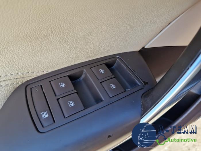 Opel Insignia 2.0 Turbo 16V Ecotec Sloopvoertuig (2010, Zwart)