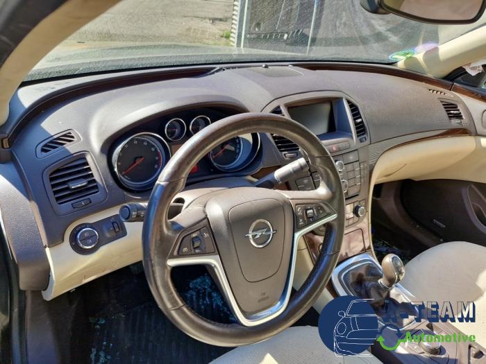 Opel Insignia 2.0 Turbo 16V Ecotec Sloopvoertuig (2010, Zwart)