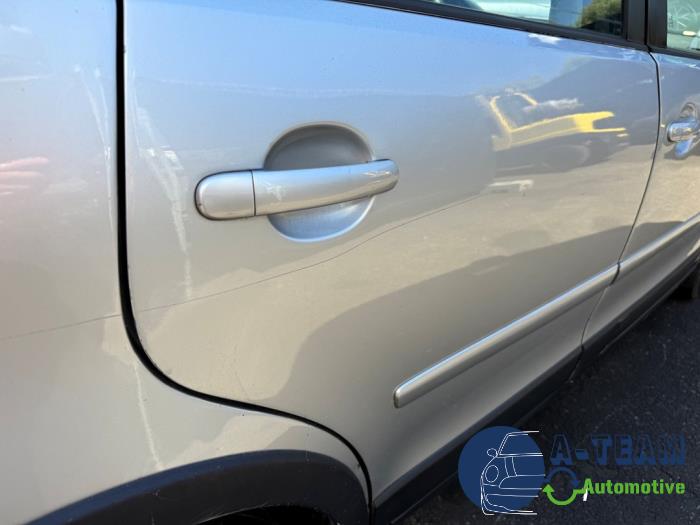 Volkswagen CrossPolo 1.2 12V Sloopvoertuig (2006, Metallic, Zilvergrijs, Zilver)