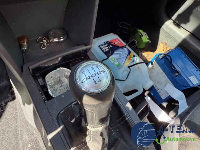 Volkswagen CrossPolo 1.2 12V Sloopvoertuig (2006, Metallic, Zilvergrijs, Zilver)