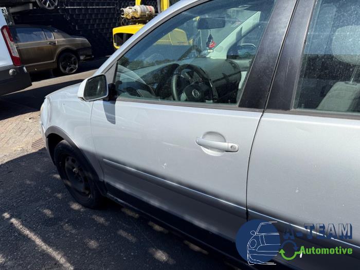 Volkswagen CrossPolo 1.2 12V Sloopvoertuig (2006, Metallic, Zilvergrijs, Zilver)