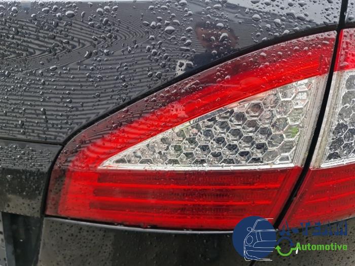 Ford Mondeo IV 1.6 Ti 16V Sloopvoertuig (2008, Metallic, Zwart)