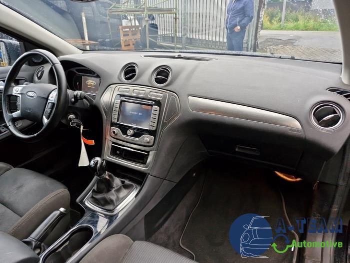 Ford Mondeo IV 1.6 Ti 16V Sloopvoertuig (2008, Metallic, Zwart)
