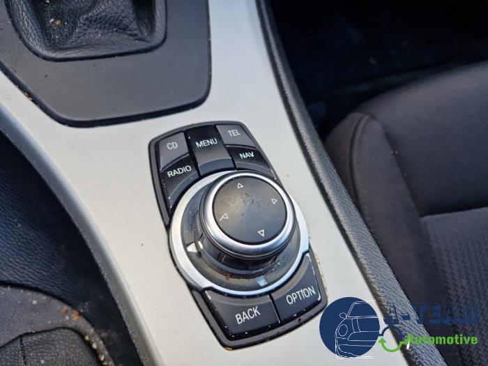 BMW 3 serie 318d 16V Sloopvoertuig (2011, Metallic, Grijs)