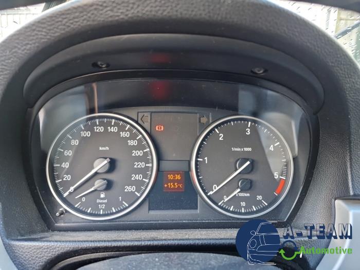 BMW 3 serie 318d 16V Sloopvoertuig (2011, Metallic, Grijs)