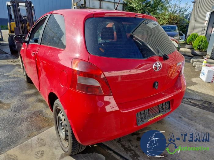 Toyota Yaris II 1.3 16V VVT-i Sloopvoertuig (2007, Rood)