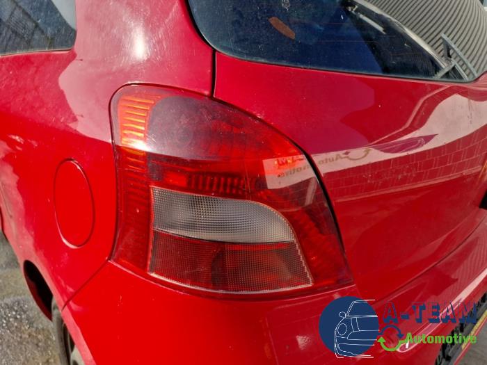 Toyota Yaris II 1.3 16V VVT-i Sloopvoertuig (2007, Rood)
