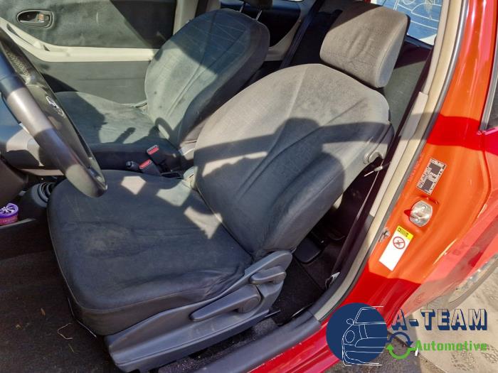 Toyota Yaris II 1.3 16V VVT-i Sloopvoertuig (2007, Rood)