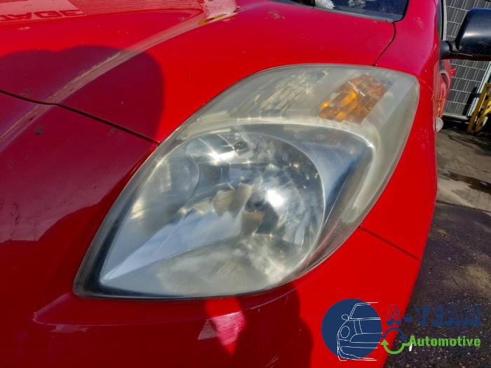 Toyota Yaris II 1.3 16V VVT-i Sloopvoertuig (2007, Rood)