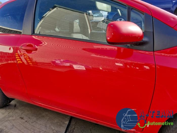 Toyota Yaris II 1.3 16V VVT-i Sloopvoertuig (2007, Rood)