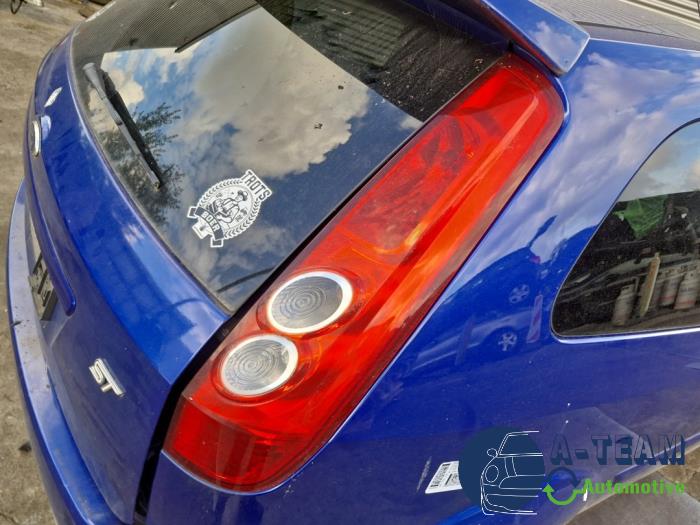 Ford Fiesta 5 ST 2.0 16V ST150 Sloopvoertuig (2006, Metallic, Blauw)