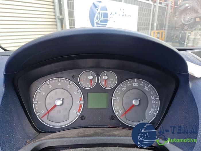 Ford Fiesta 5 ST 2.0 16V ST150 Sloopvoertuig (2006, Metallic, Blauw)