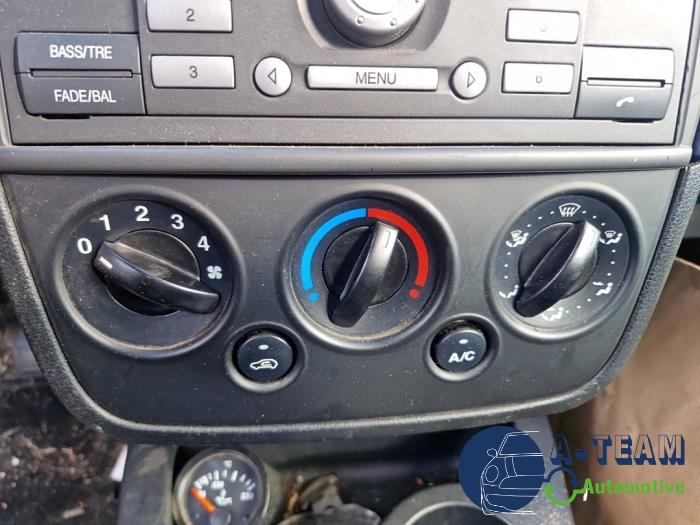 Ford Fiesta 5 ST 2.0 16V ST150 Sloopvoertuig (2006, Metallic, Blauw)