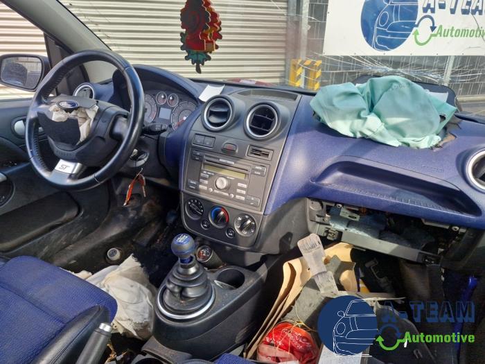 Ford Fiesta 5 ST 2.0 16V ST150 Sloopvoertuig (2006, Metallic, Blauw)