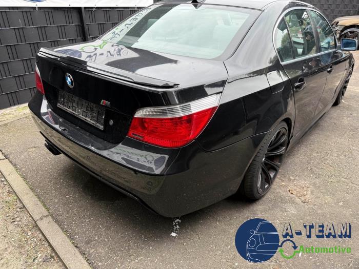 BMW 5-Serie 02- Sloopvoertuig (2004, Metallic, Zwart, Saffierblauw, Saffierzwart)